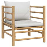 Soffa mittdel med ljusgråa dynor bambu