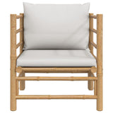 Soffa mittdel med ljusgråa dynor bambu